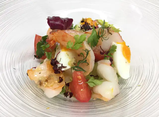 海老とアボカド 季節野菜のシェフサラダ