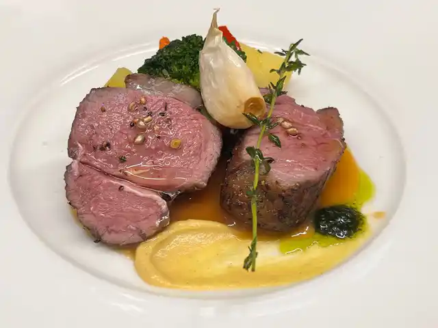 柔らかな仔羊のロースト ケイジャンスパイス風味