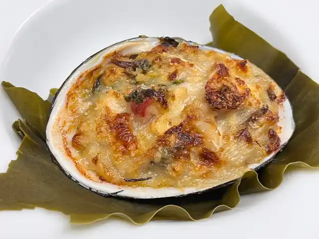 軽やかな北寄貝とマッシュルームのグラタン