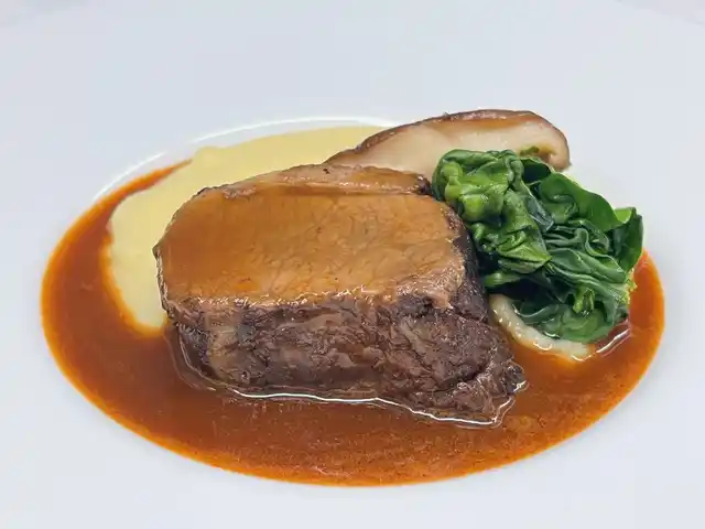 オーシャンビーフ 赤ワイン煮込み +550