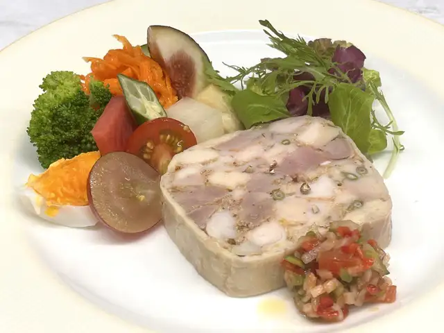 はちきん地鶏のテリーヌ 実山椒の香り